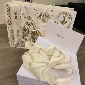 Dior sneakers box